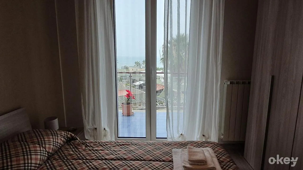 Seafront Apartment - Airport Bari Palese